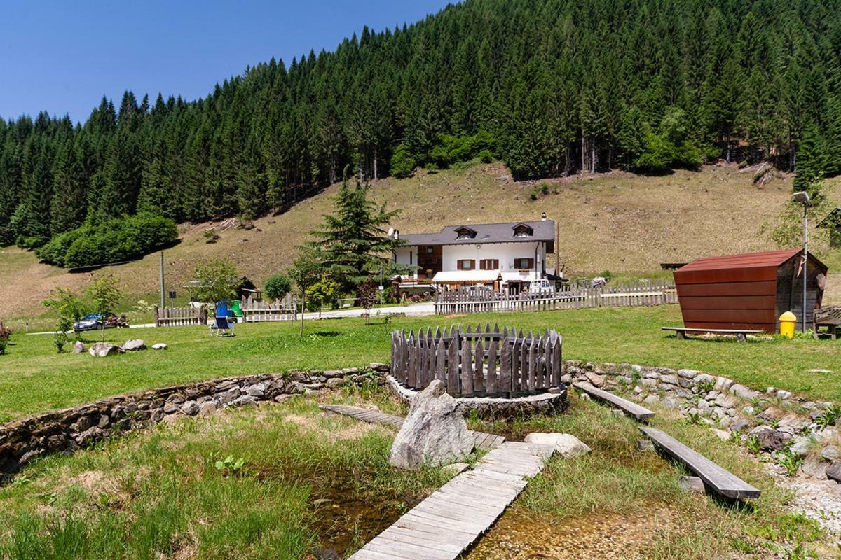 Albergo Lozen Canal San Bovo Buitenkant foto